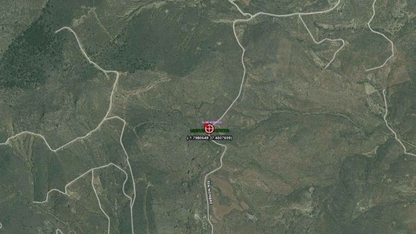 Encuentran con vida en el pozo de una mina al montañero desaparecido en Lorca (Murcia) Encuentran con vida en el pozo de una mina al montañero desaparecido en Lorca (Murcia)