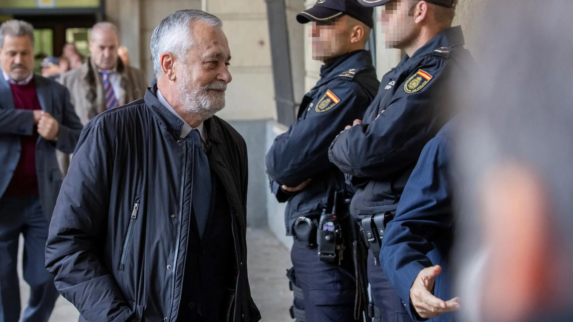 El expresidente José Antonio Griñán, a su llegada a la Audiencia de Sevilla.