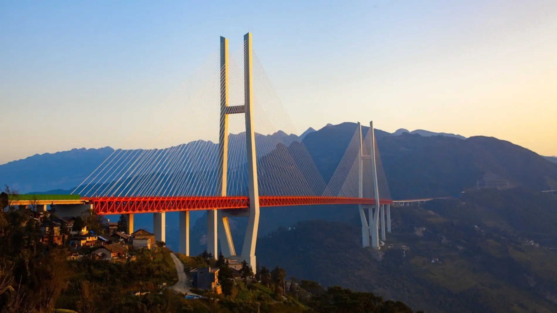 Puente Duge o Puente de Beipan, en China