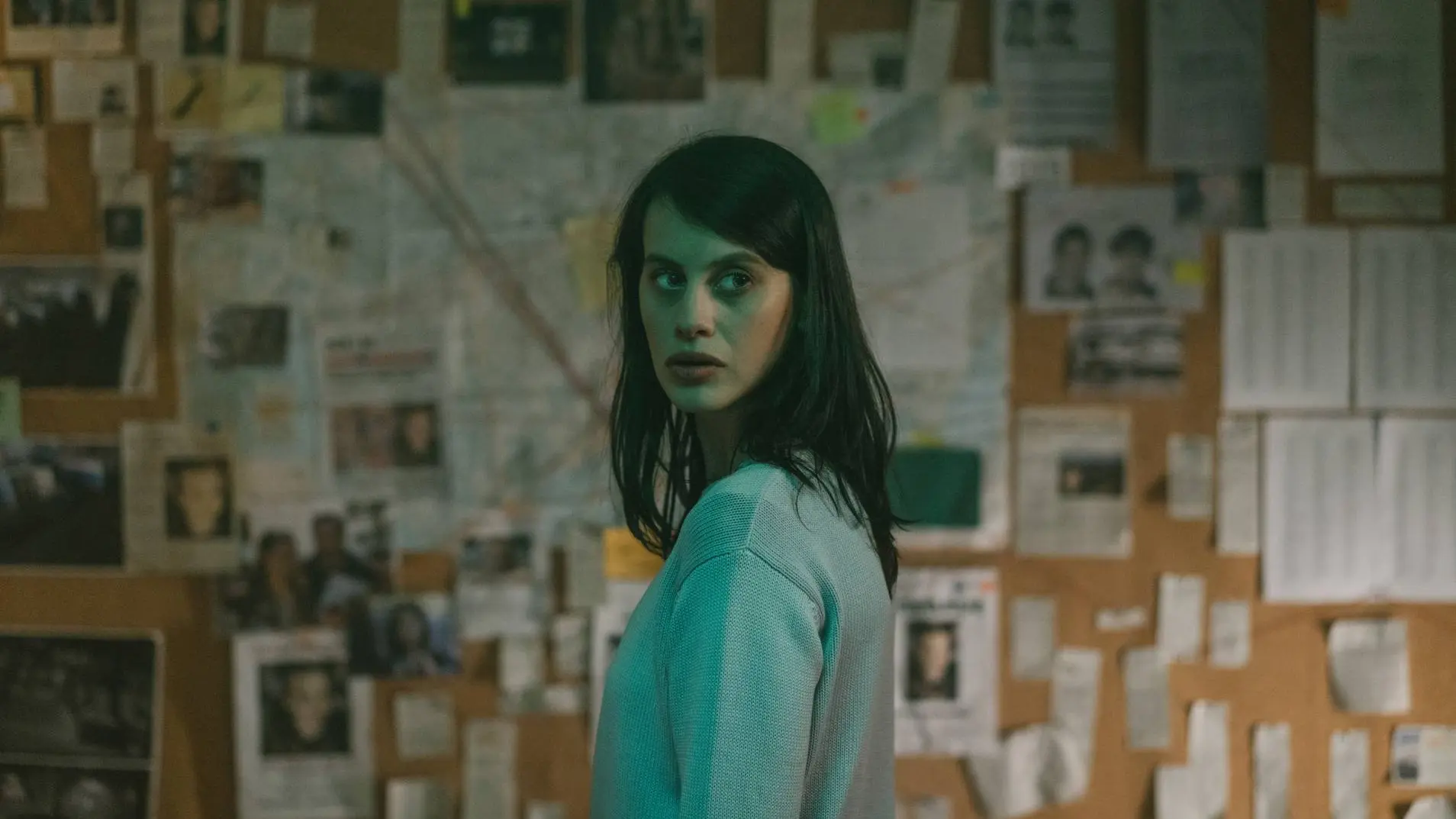 Milena Smit es Miren en 'La chica de nieve'. Milena Smit es Miren en 'La chica de nieve'.