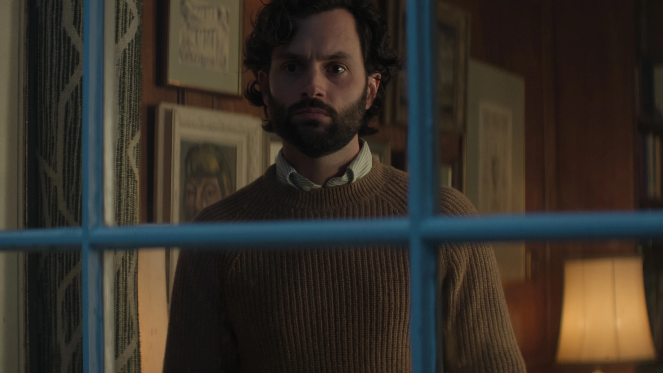 Penn Badgley vuelve a las andadas como Joe Goldberg para la cuarta temporada de 'You'.