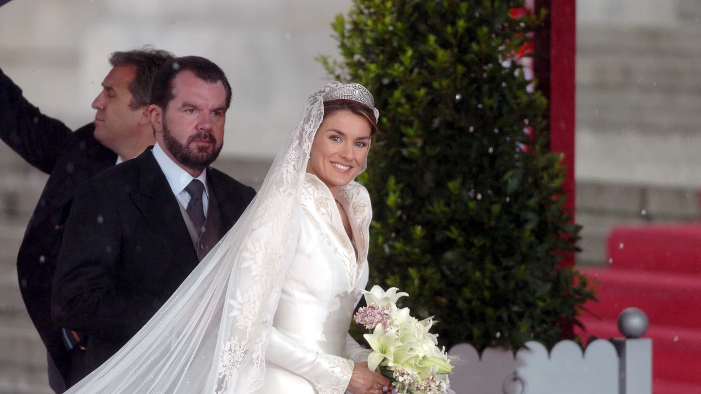 Jesús Ortiz, junto a su hija Letizia el día de su boda con Felipe Jesús Ortiz, junto a su hija Letizia el día de su boda con Felipe