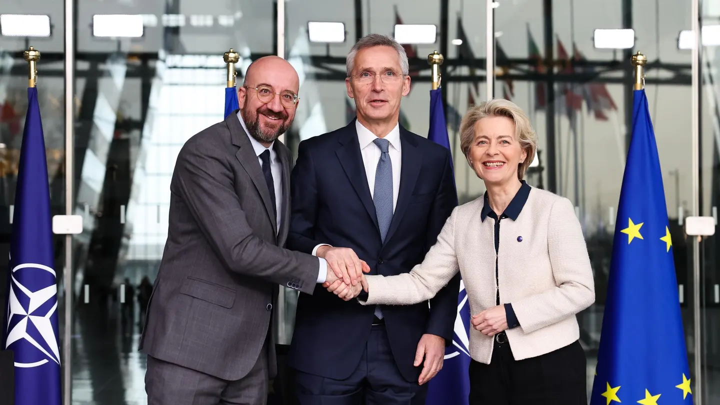 El presidente del Consejo Europeo, Charles Michel, el secretario general de la OTAN, Jens Stoltenberg, y la presidenta de la Comisión Europea, Ursula von der Leyen. El presidente del Consejo Europeo, Charles Michel, el secretario general de la OTAN, Jens Stoltenberg, y la presidenta de la Comisión Europea, Ursula von der Leyen.