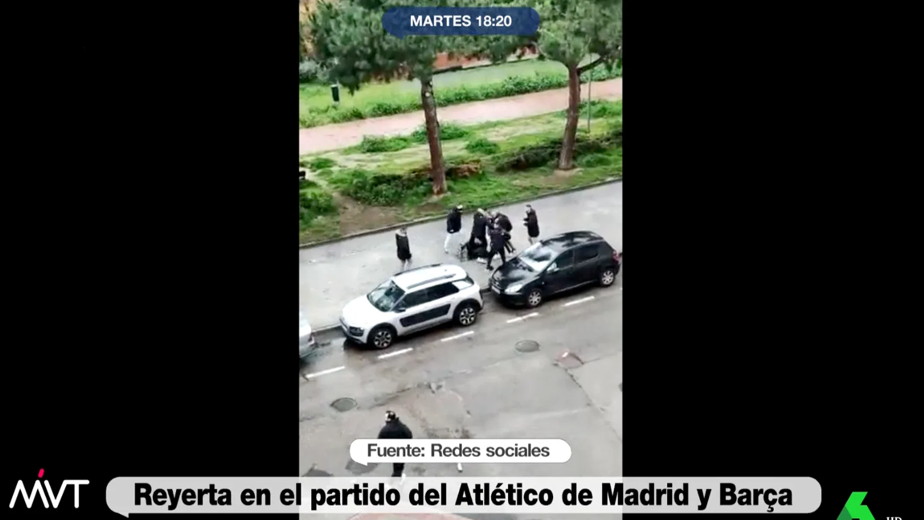 Reyerta entre dos grupos ultras del Atlético de Madrid en la previa del partido contra el Barça
