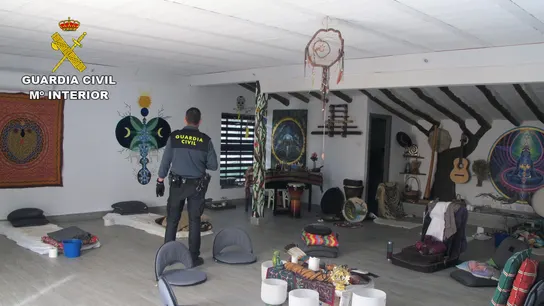 Detienen a dos británicos en Yecla (Murcia) practicando rituales chamánicos Detienen a dos británicos en Yecla (Murcia) practicando rituales chamánicos