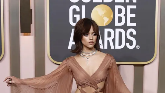 Jenna Ortega sorprende en la alfombra roja de los Globos de Oro 2023. Jenna Ortega sorprende en la alfombra roja de los Globos de Oro 2023.