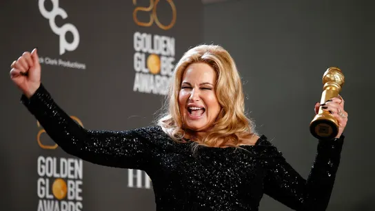 Jennifer Coolidge en los Globos de Oro 2023 Jennifer Coolidge en los Globos de Oro 2023