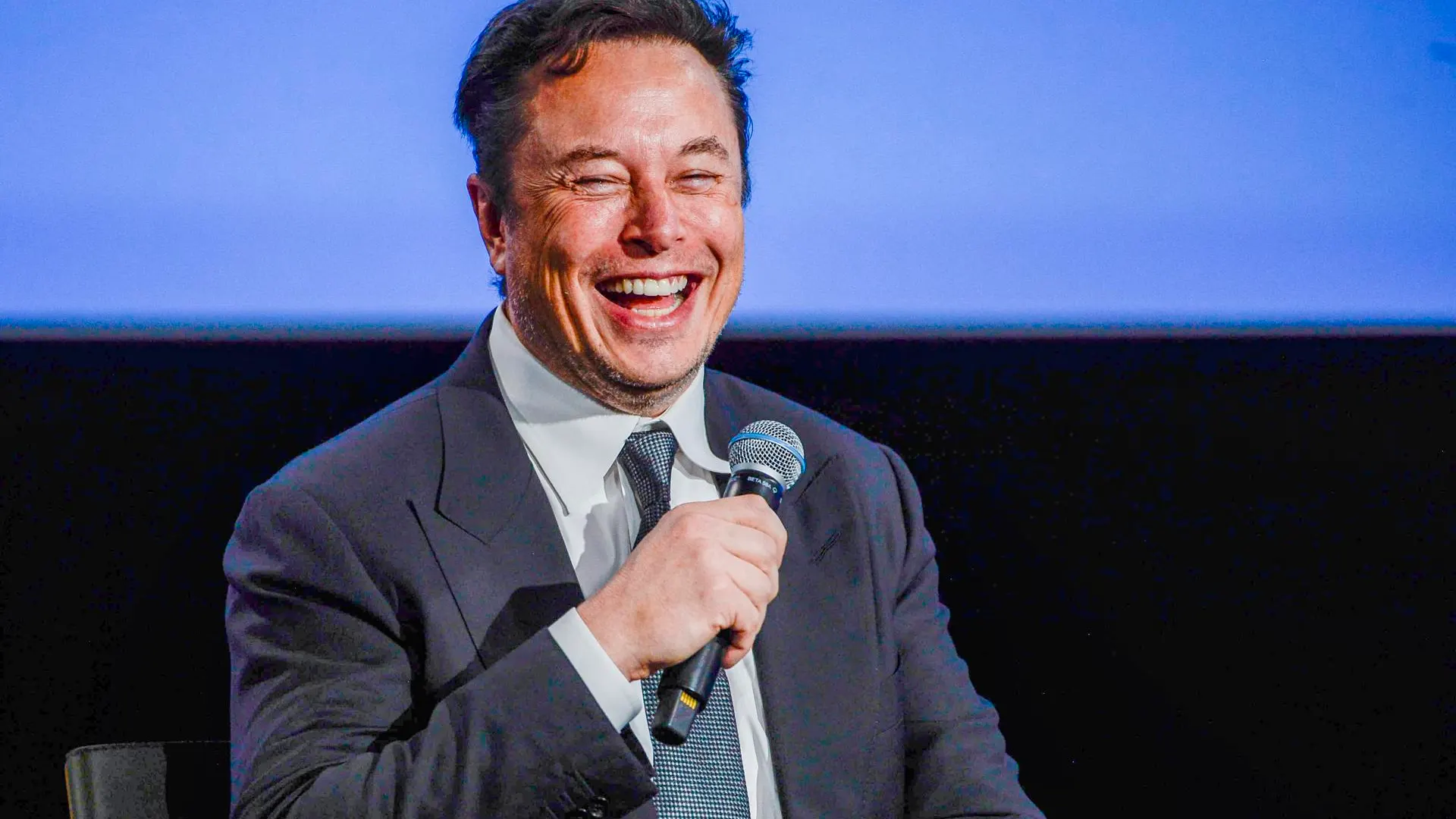 La nueva ocurrencia de Elon Musk: Twitter baraja subastar algunos nombres de usuario