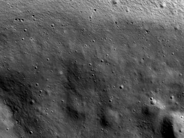 Superficie lunar en la cara oculta del satélite