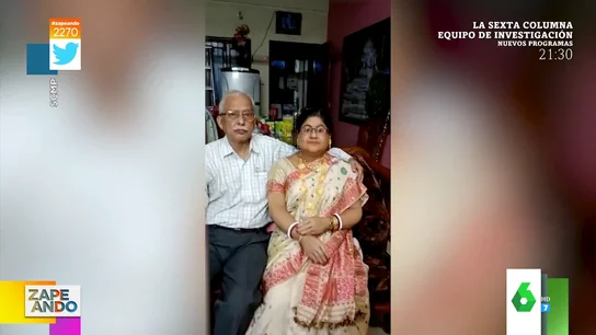 La inquietante foto viral de un matrimonio indio: él posa junto a una reproducción de su mujer muerta La inquietante foto viral de un matrimonio indio: él posa junto a una reproducción de su mujer muerta