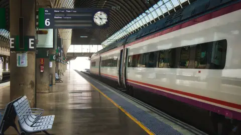 Estación de tren de Renfe de Atocha Estación de tren de Renfe de Atocha