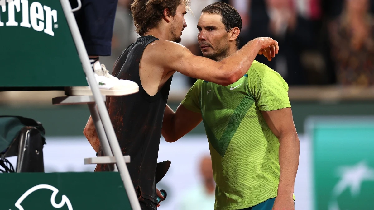 Alexander Zverev y Rafa Nadal durante su último partido en Roland Garros