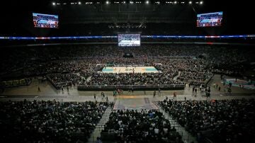 El Alamodome acoge a más de 68.000 espectadores para el Spurs - Warriors