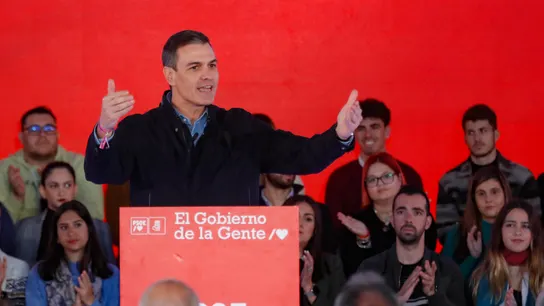 Pedro Sánchez: "Con gobiernos del PSOE habrá avances en beneficios de las mujeres y ni un solo retroceso" Pedro Sánchez: "Con gobiernos del PSOE habrá avances en beneficios de las mujeres y ni un solo retroceso"