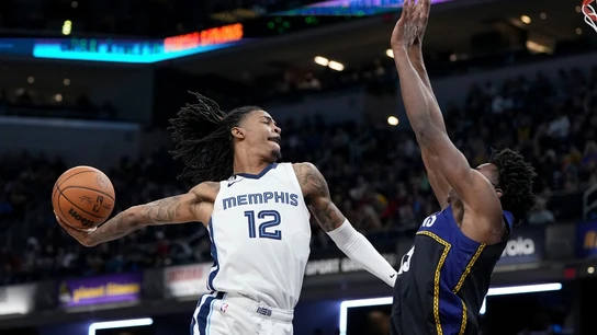Ja Morant y su salvaje mate ante Smith Ja Morant y su salvaje mate ante Smith