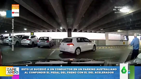Así vuelca un coche en Australia al confundir el pedal del acelerador con el freno Así vuelca un coche en Australia al confundir el pedal del acelerador con el freno