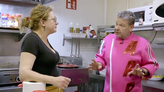 Alberto Chicote se sorprende con el buen trabajo de María Jesús en Bámbola: "Olé tus cojones" Alberto Chicote se sorprende con el buen trabajo de María Jesús en Bámbola: "Olé tus cojones"