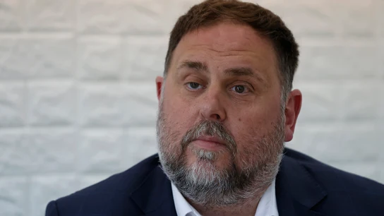Junqueras no ve incompatible manifestarse y estar presente en la cumbre y dice que el conflicto "no se ha acabado" Junqueras no ve incompatible manifestarse y estar presente en la cumbre y dice que el conflicto "no se ha acabado"