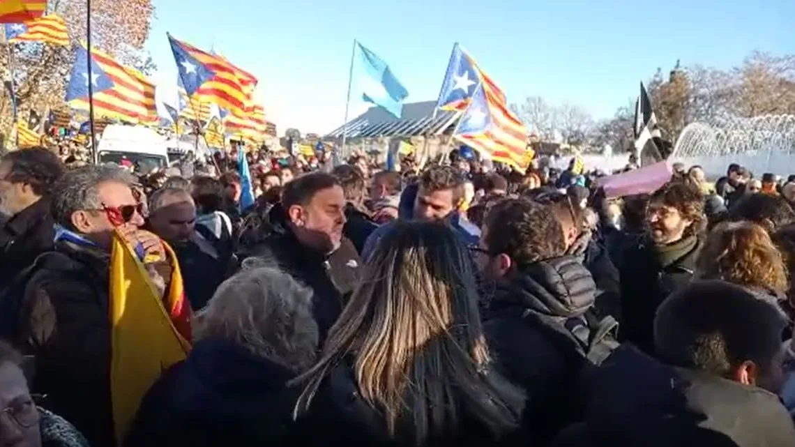 Abucheos a Junqueras en la protesta independentista