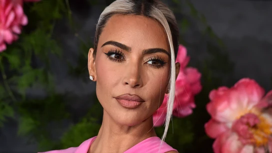 Kim Kardashian compra la cruz de Attallah que lució la princesa Diana Kim Kardashian compra la cruz de Attallah que lució la princesa Diana