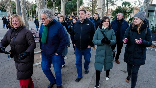 El presidente de ERC, Oriol Junqueras (c), a su llegada a la manifestación contra la cumbre hispanofrancesa. El presidente de ERC, Oriol Junqueras (c), a su llegada a la manifestación contra la cumbre hispanofrancesa.