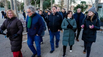 El presidente de ERC, Oriol Junqueras (c), a su llegada a la manifestación contra la cumbre hispanofrancesa.