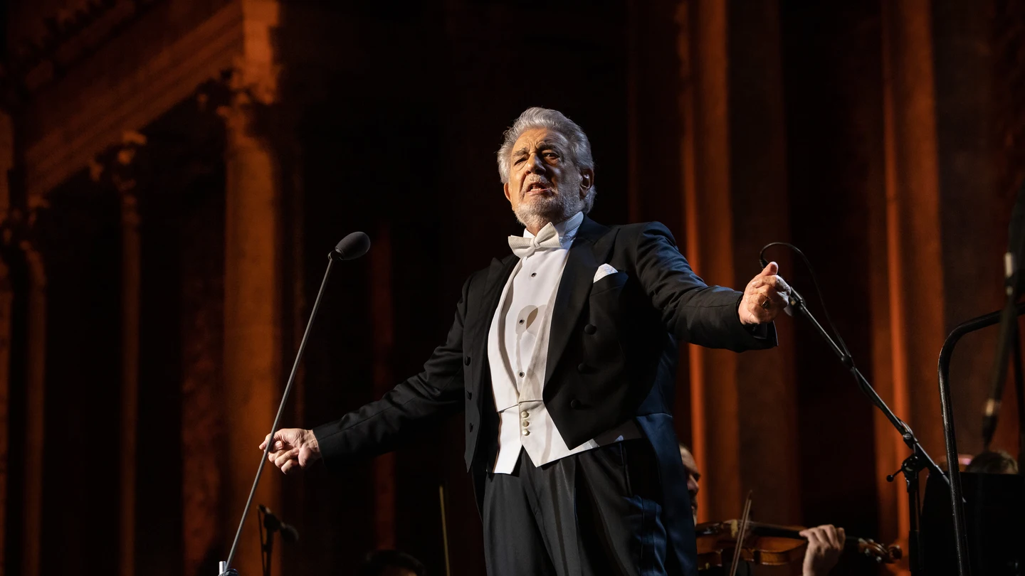El tenor Plácido Domingo, durante un concierto en el marco del Stone & Music Festival, en el Teatro Romano de Mérida, a 25 de septiembre de 2021. El tenor Plácido Domingo, durante un concierto en el marco del Stone & Music Festival, en el Teatro Romano de Mérida, a 25 de septiembre de 2021.