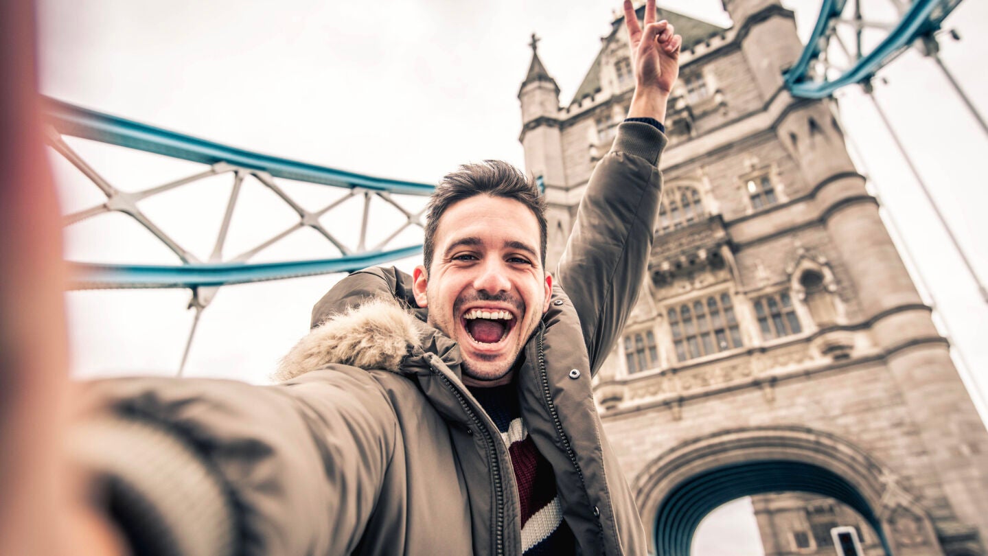 Joven de viaje por Europa, en Londres