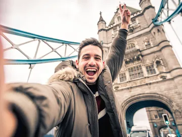 Joven de viaje por Europa, en Londres Joven de viaje por Europa, en Londres