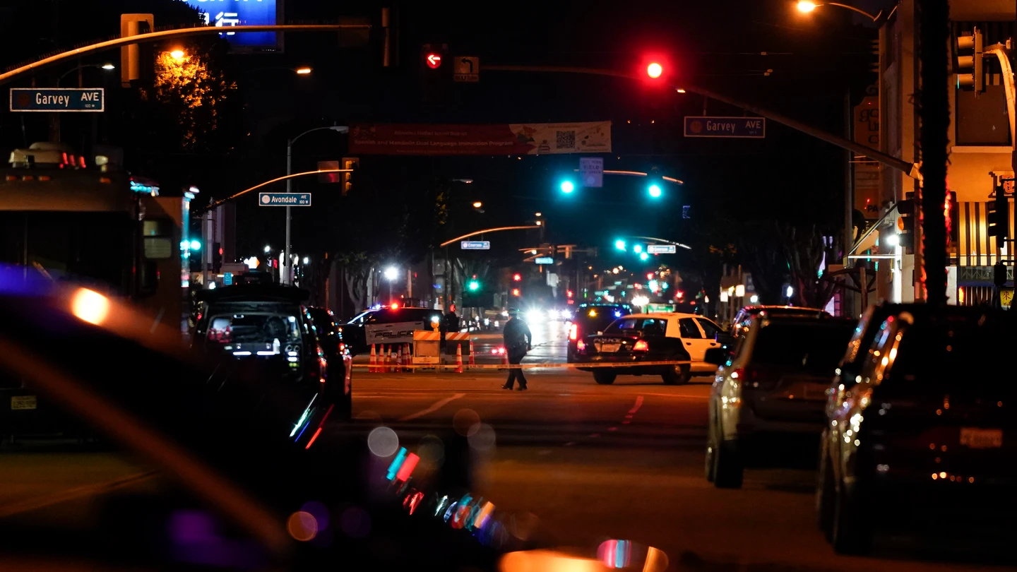 La Policía de Los Angeles acordona el lugar del tiroteo La Policía de Los Angeles acordona el lugar del tiroteo