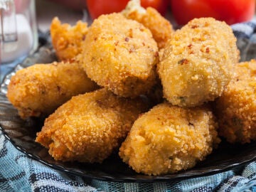 Plato de croquetas de jamón