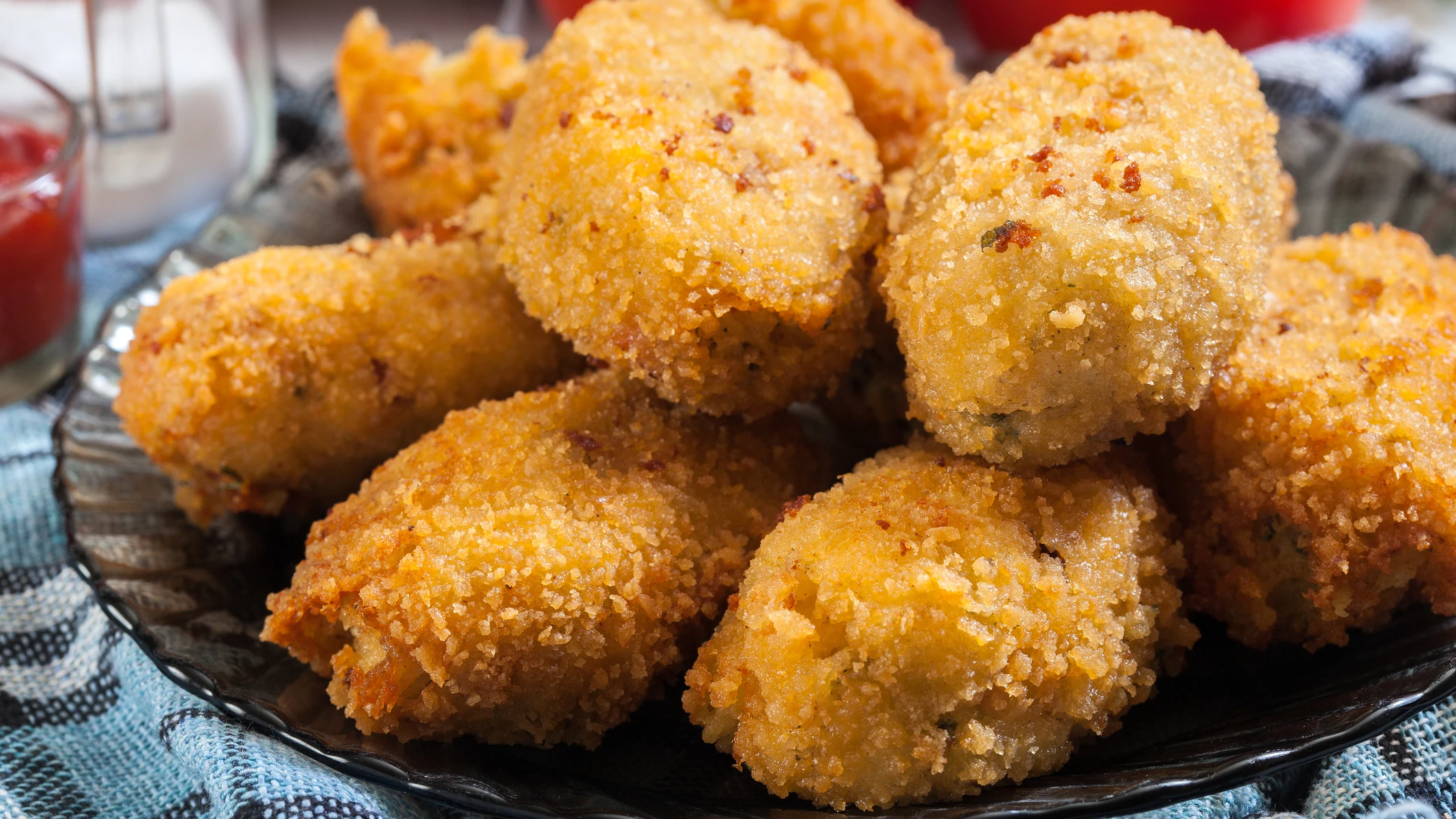 Plato de croquetas de jamón Plato de croquetas de jamón