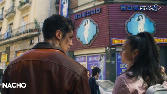 Martiño Rivas y María de Nati como Nacho Vidal y Sara Bernat, en la serie 'Nacho'.