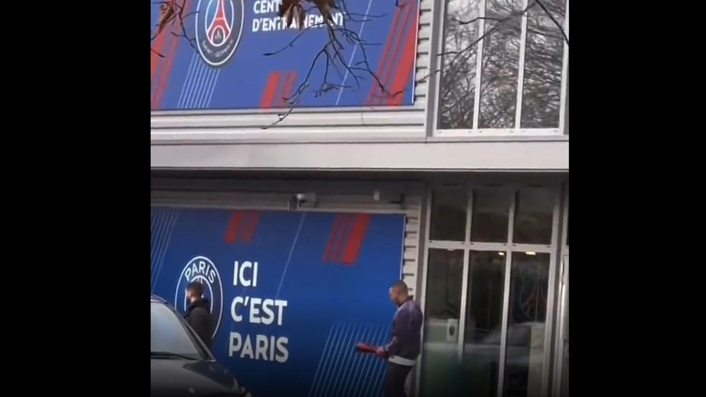 Mbappé, a lo 'Dibu' Martínez Mbappé, a lo 'Dibu' Martínez