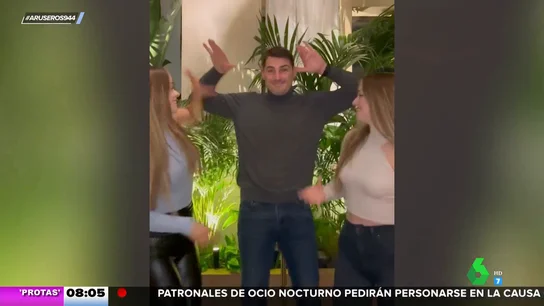 El divertido baile viral de Iker Casillas con Twin Melody El divertido baile viral de Iker Casillas con Twin Melody