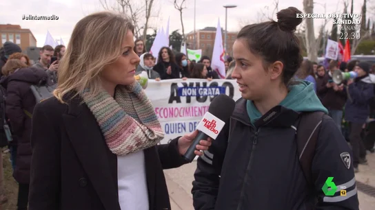 Una universitaria, del nombramiento de Ayuso como ilustre: "No ha hecho nada por la universidad pública, la ha desmantelado" Una universitaria, del nombramiento de Ayuso como ilustre: "No ha hecho nada por la universidad pública, la ha desmantelado"