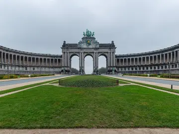 Arco del Cincuentenario de Bruselas: te contamos por qué recibe ese nombre y quién ordenó su construcción