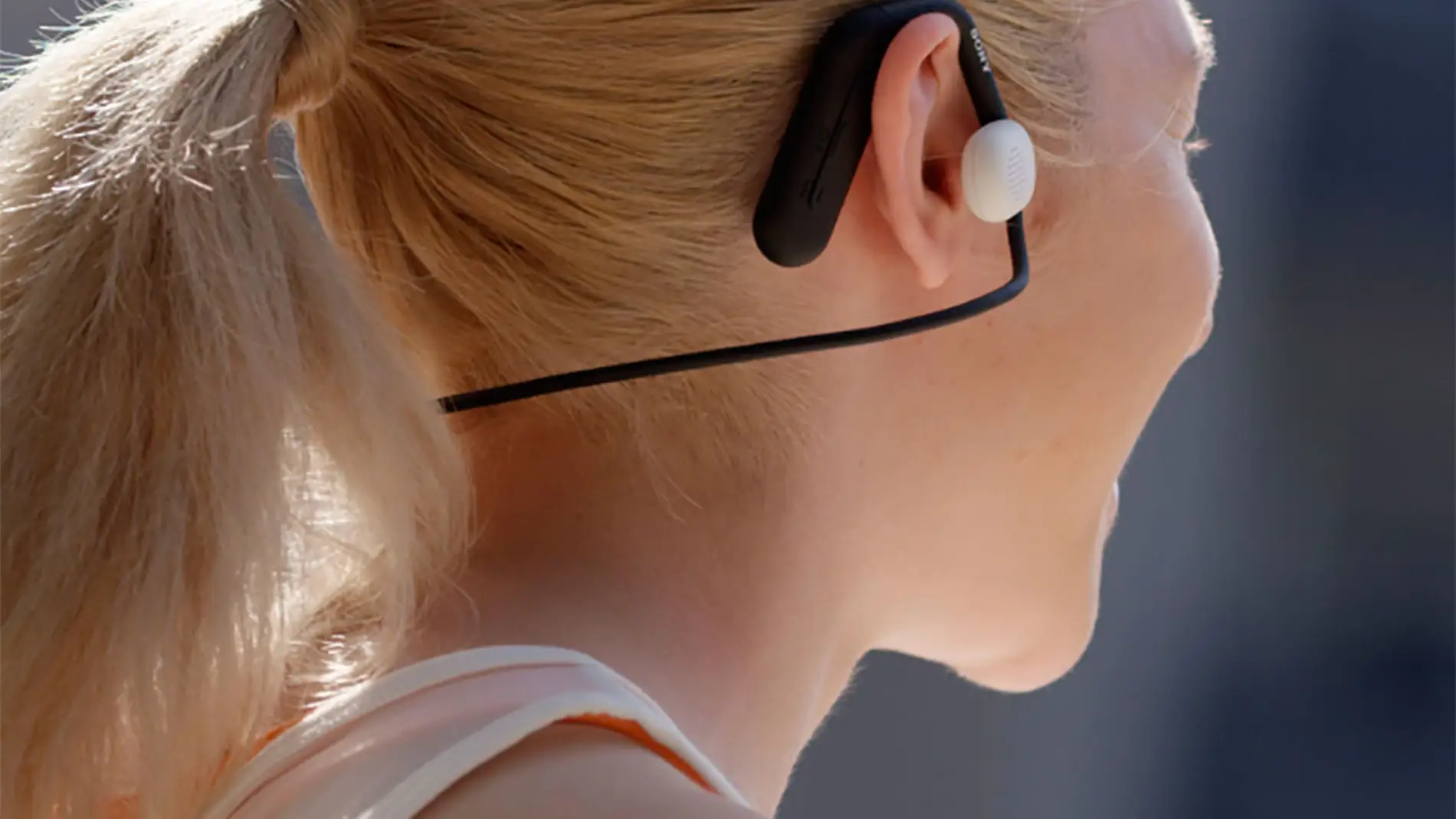 líquido Unidad Alboroto Sony lanza unos nuevos auriculares para deportistas con un diseño muy  personal