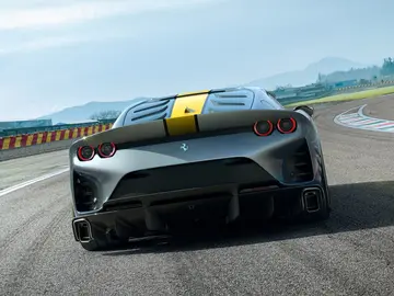 Carlos Sainz Jr. se compra su primer coche y es un superdeportivo de ¡830 CV y 560.000 euros! Carlos Sainz Jr. se compra su primer coche y es un superdeportivo de ¡830 CV y 560.000 euros!