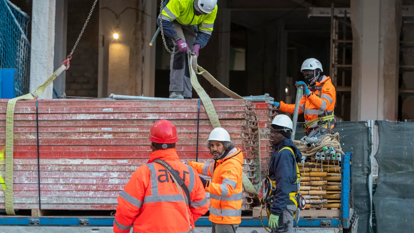 Trabajadores de la construcción El 2022 cierra con 79.900 parados menos y 278.900 nuevos empleos