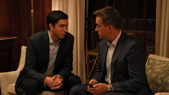 Greg (Nicholas Braun) y Tom (Matthew Macfadyen) se van a quedar al lado de Logan Roy en la nueva batalla de 'Succession'. Greg (Nicholas Braun) y Tom (Matthew Macfadyen) se van a quedar al lado de Logan Roy en la nueva batalla de 'Succession'.
