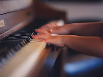 Tocando el piano Tocando el piano