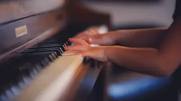 Tocando el piano