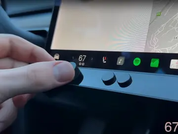 Alguien ha decidido solucionar el problema del minimalismo de los Tesla Alguien ha decidido solucionar el problema del minimalismo de los Tesla