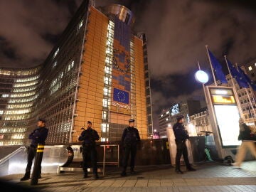 A man stabbed three people in the vicinity of the European Commission