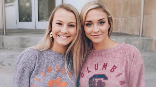 Mallory Beach and Morgan Doughty, en una escena de 'Los Murdaugh: muerte y escándalo en Carolina del sur'.