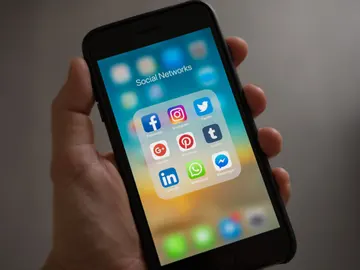 Redes sociales en un móvil Redes sociales en un móvil