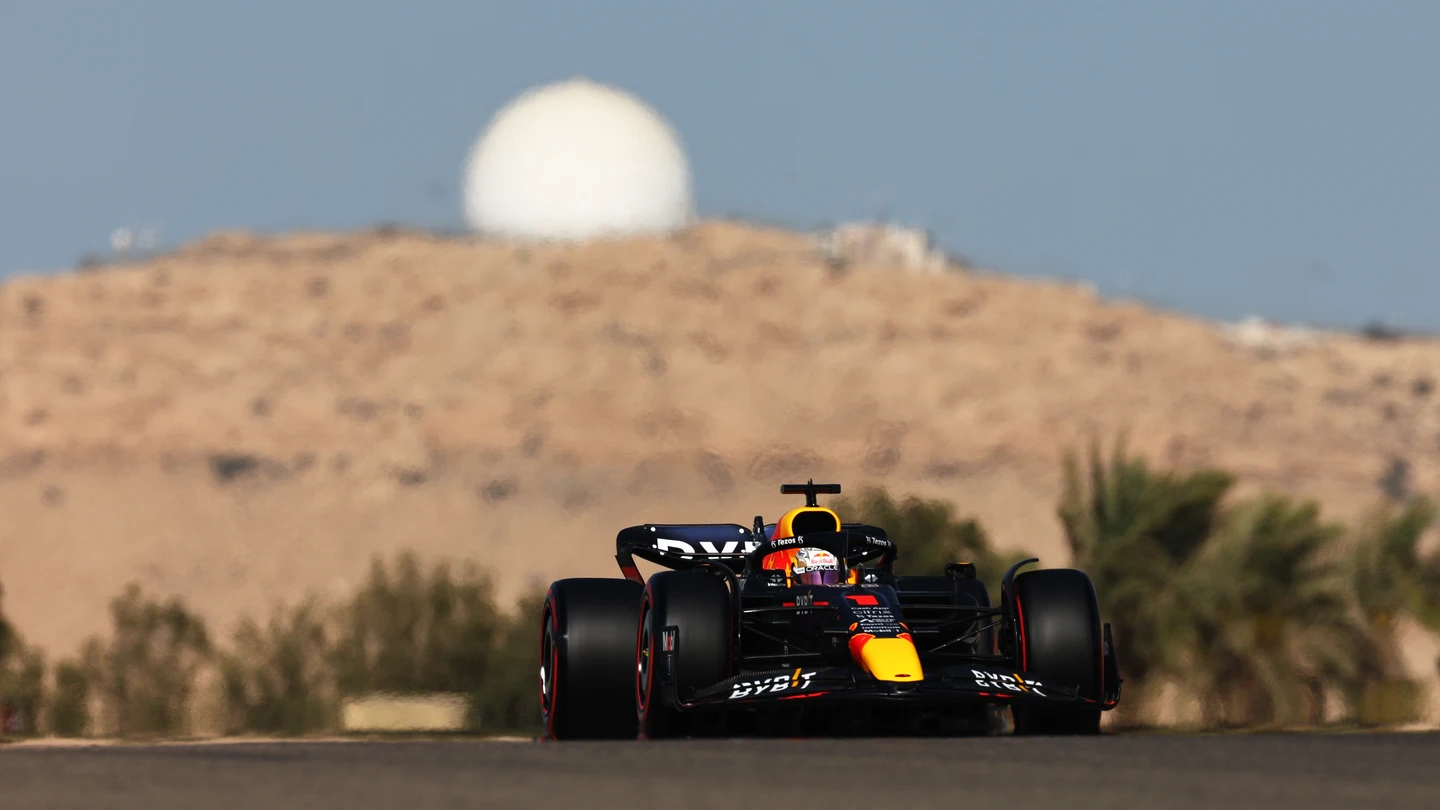 Max Verstappen en el circuito de Sakhir Max Verstappen en el circuito de Sakhir