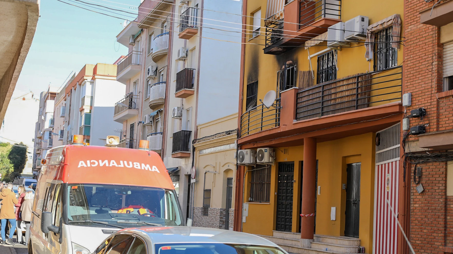 Mueren tres jóvenes de 20 y 21 años en el incendio de un piso de estudiantes en Huelva capital