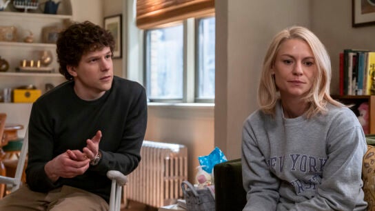 Jesse Eisenberg y Claire Danes, en 'Fleishman está en apuros'